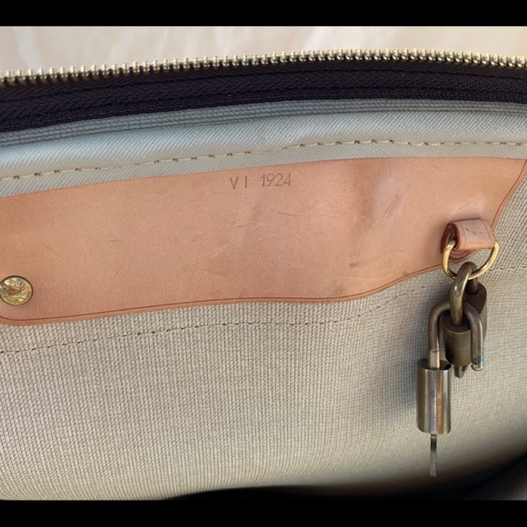 Louis Vuitton Monogram Alize Hueres - Picture 9 of 12